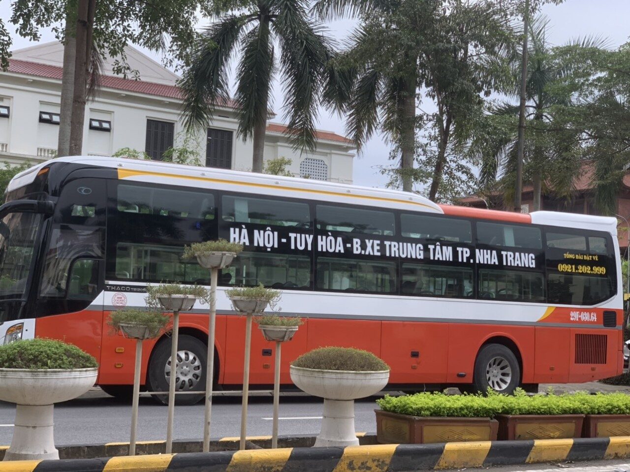 Xe Khách Hà Nội Đi Ninh Bình - Hành Trình Đến Vùng Đất Non Nước Hữu Tình